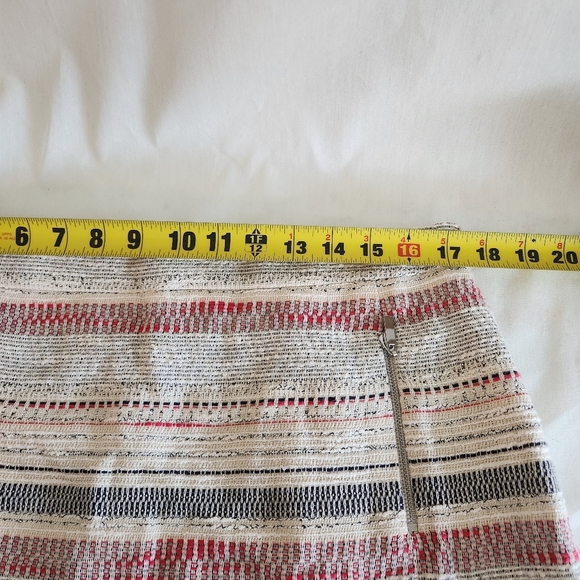 Tahari Arthur S Levine Striped Knit Skirt in Red and Gray Size 14P - Picture 8 of 10